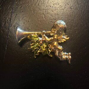 Vintage Gold Tone Cherub Angel Trumpet Brooch with Holly Avante